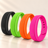 Pack famille : quatre bracelets réveil vibrants, noir, vert, orange et rose